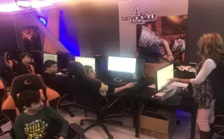 Beyoğlu Belediyesi’nden genç yazılımcılara tam destek
