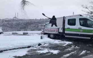 Beyoğlu Belediyesinden karla mücadelede yoğun çalışma
