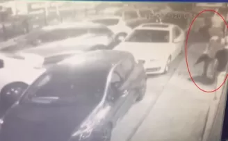 Beyoğlu’nda sokak ortasında yaşanan çatışma kamerada
