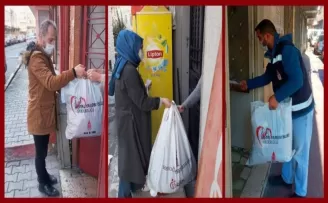 Beyoğlu’nda sosyal marketten ihtiyaç sahiplerine kışlık giysi yardımı
