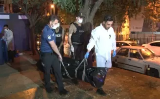 Beyoğlu’nda şüpheli ölüm: Taksi durağı arkasında bulundu
