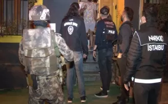 Beyoğlu’nda uyuşturucu tacirlerine ‘Çukur’ operasyonu
