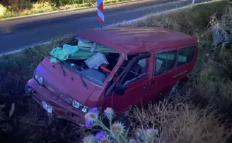 Bilecik Pazaryeri’nde minibüs dereye uçtu: 1 yaralı