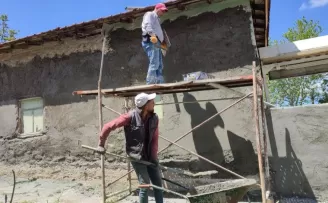 Bilecik’te mahalleli el ele verdi, cami baştan sona yenilendi