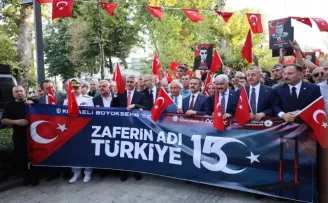 Binlerce Kocaelili 15 Temmuz kortejinde