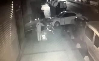 Bisikletle geldi, motosikletle gitti
