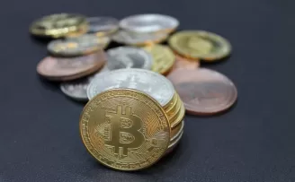 Bitcoin’de sert düşüş sürüyor