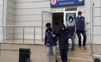 Bonzai paketlerken polise yakalandılar
