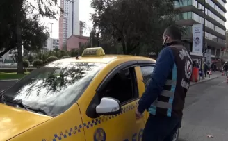 Bu da çakarlı taksi
