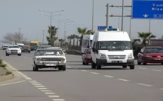 Bu otomobil zıplıyor

