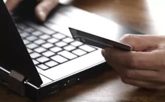 Bu yılın kazananı online alışveriş oldu
