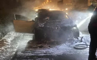 Bugün aldığı otomobili alev alev yandı
