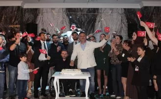 Bursa’da genç inşaat mühendislerinden 19 Mayıs coşkusu