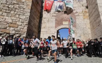 Bursa’da tarihi kent koşusu için nefesler tutuldu