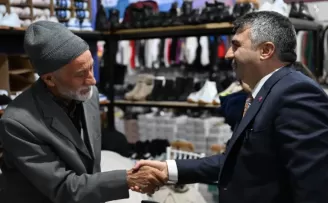 Bursa’da Yıldırım Belediyesi 10 bin ilçe sakinine bayramlık hediye etti