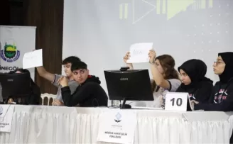 Bursa İnegöl’de liseliler bilgileriyle yarıştı