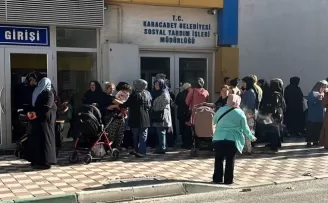 Bursa Karacabey’den öğrencilere kırtasiye çeki desteği
