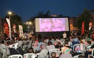 Bursa Osmangazi’de çocukların sinema keyfi devam ediyor