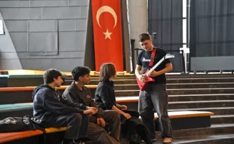 Bursa Osmangazi’de genç yeteneklere müzik desteği
