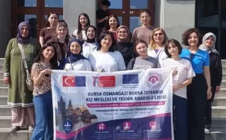 Bursa Osmangazi’de liseli öğrencilerden Prag stajı