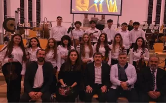 Bursa Zeki Müren Lisesi öğrencileri Avrupa’da sahneyi büyüledi