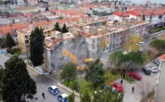 Büyükçekmece’de 61 ailenin daha deprem kabusu son buldu
