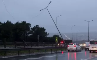Büyükçekmece’de sulu kar yağışı başladı
