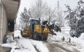 Büyükşehir Karla Mücadele ediyor! 