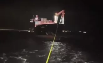 Çanakkale Boğazı’nda arızalanan kargo gemisi kurtarıldı