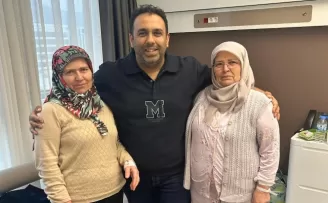 Çanakkaleli iki kız kardeş kanseri aynı gün Bursa’da yendi