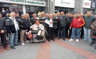 Çankaya Belediyesi’nin pazar yerine heykel sevdası esnafı ayaklandırdı
