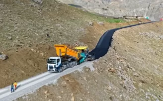 Çatak’ta sıcak asfalt çalışması