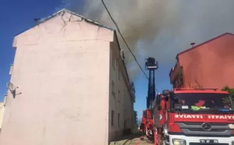 Çatı yangını paniğe neden oldu