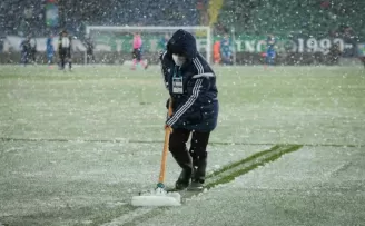 Çaykur Rizespor - Antalyaspor yoğun kar nedeniyle ertelendi
