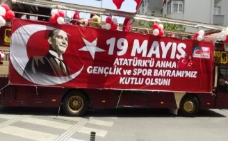 Çekmeköy’de otobüslü bando takımı ile 19 Mayıs kutlaması
