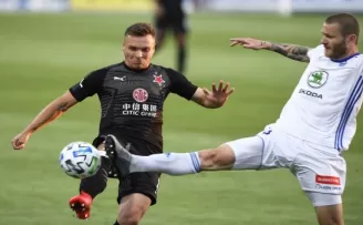 Çekya’da lider Slavia Prag hata yapmadı
