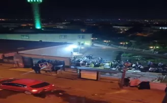 Cenazeyi bırakıp kavga ettiler
