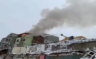 Çengelköy’de kentsel dönüşüm alanında yangın
