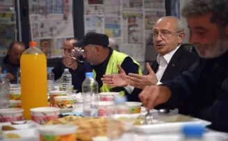CHP lideri Kılıçdaroğlu, işçilerin iftar sofrasına konuk oldu
