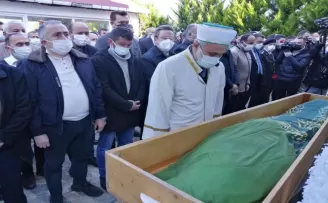 Cinayete kurban giden 16 yaşındaki Sıla Şentürk son yolculuğuna uğurlandı
