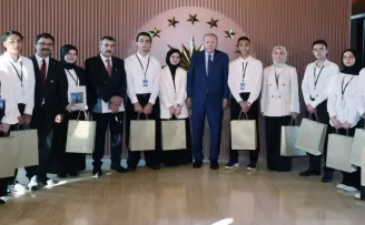 Cumhurbaşkanı Erdoğan Ahlat’ta öğrencileri kabul etti
