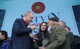Cumhurbaşkanı Erdoğan Binali dedeye doğalgaz sözünü tuttu
