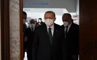 Cumhurbaşkanı Erdoğan, Güneysu Belediyesi’ni ziyaret etti
