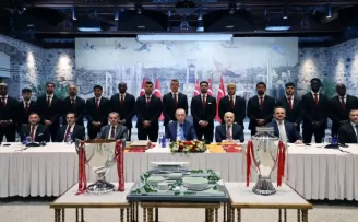 Cumhurbaşkanı Erdoğan, Süper Lig Şampiyonu Galatasaray’ı ağırladı