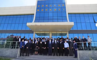 DATÜB heyeti Azerbaycan’da şehit aileleri ile görüştü

