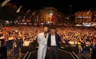 Denizli’de dev buluşma: On binler Sefo konserine akın etti