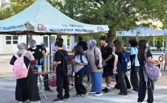 Denizli’de okul yolunda öğrencilere sıcak sürpriz