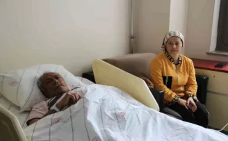 Depremden sağ kurtulan kadın: “Şiddetli deprem bizi yataktan attı“
