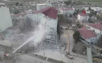 Depremin merkez üssü Pazarcık’ta kontrollü yıkım çalışmaları başladı
