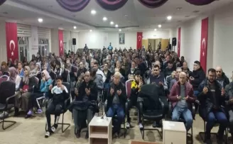 Depremzede ailelerin misafir edildiği KYK yurdunda kandil programı
